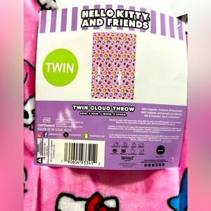 Hello Kitty and Friends - Twin size “Cloud Throw Blanket”